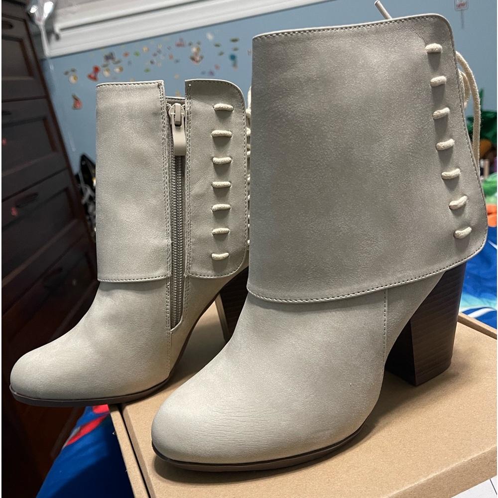 Ayla Booties Color Stone NEW